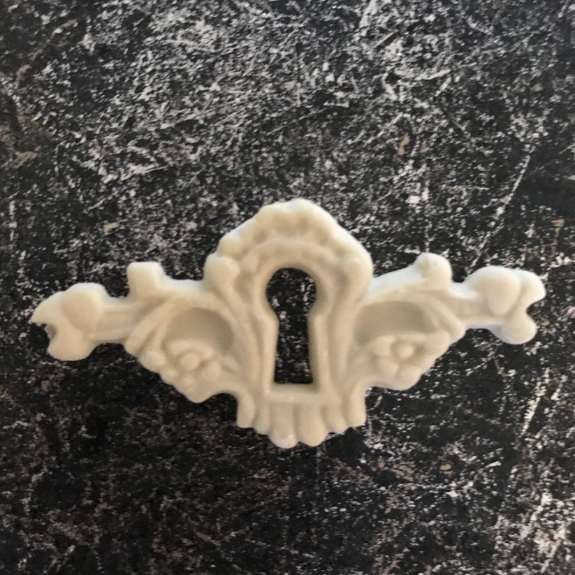 Escutcheon, Dainty Victorian - E6