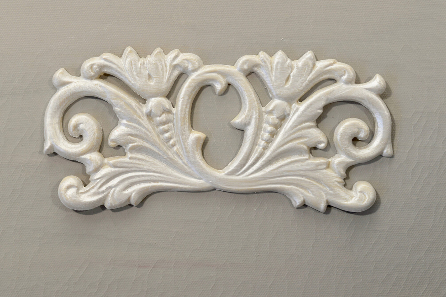 Neoclassical Floral Scroll - P17