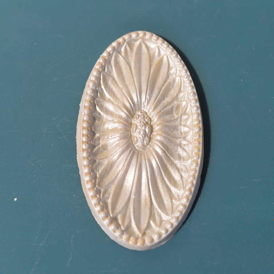 Oval Floral, Rosette - R26