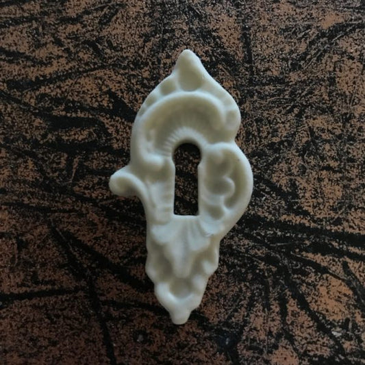 Escutcheon, Medium Neo Classic - E2