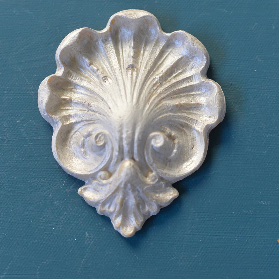 Roman Shell, Rosette - R1